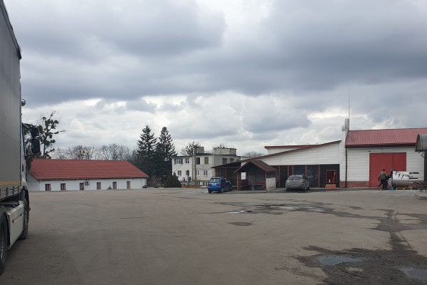 Действующий завод по производству безалкогольных напитков, минеральной воды и кукурузных палочек